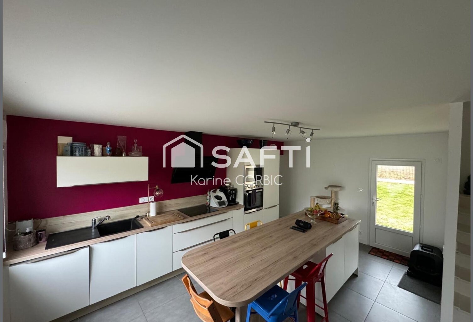 Maison familiale de 7 pièces située dans un hameau calme. — photo 1