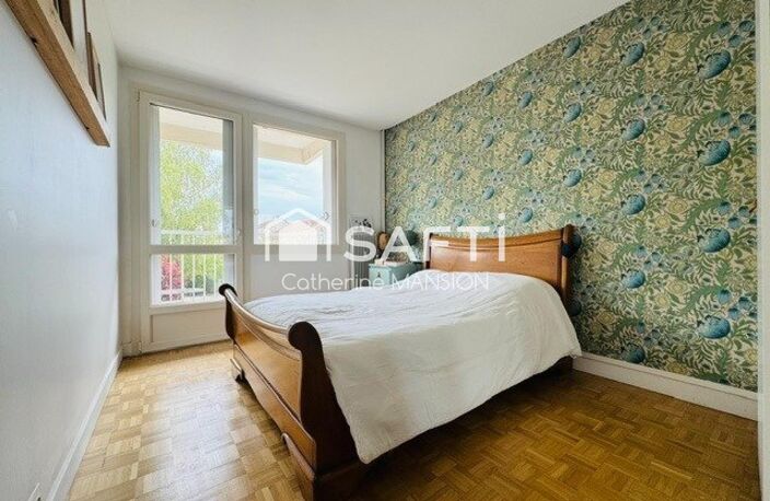 Investisseurs, belle rentabilité assurée pour cet appartement traversant et lumineux qui comprend 4 chambres pouvant être louées en colocation, balcons, cave et garage — photo 2