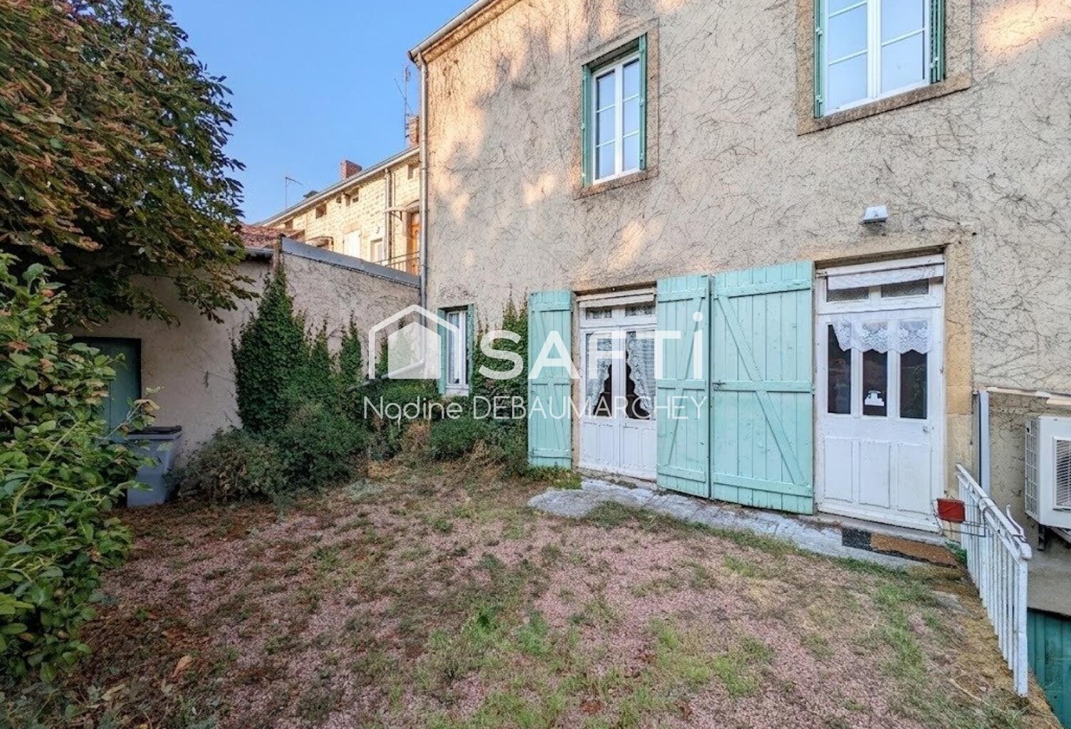 Maison de ville de caractère : beaux volumes, jardin et fort potentiel — photo 1