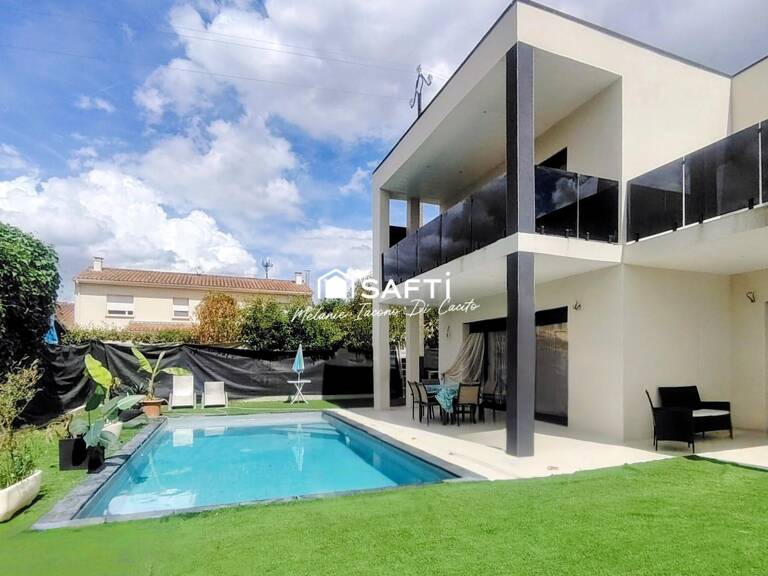 Maison contemporaine lumineuse avec piscine. — photo 1