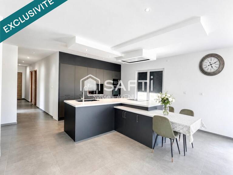 A VENIZEL 02, MAISON DE PLAIN PIED DE 140 M2 AVEC GARAGE SUR SON TERRAIN DE 1740 M2. — photo 1