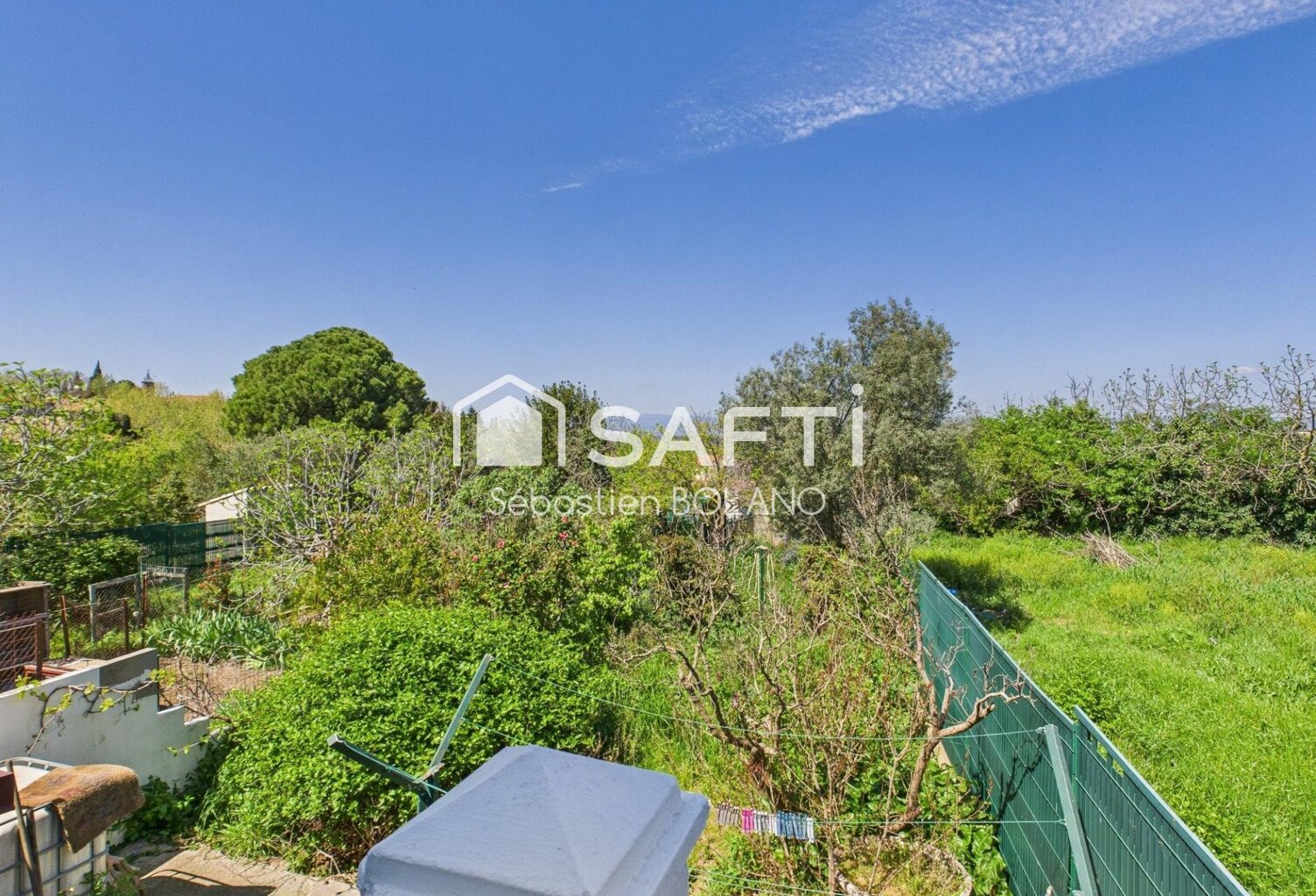 Maison de village de 195 M2 avec jardin - Moux. — photo 1