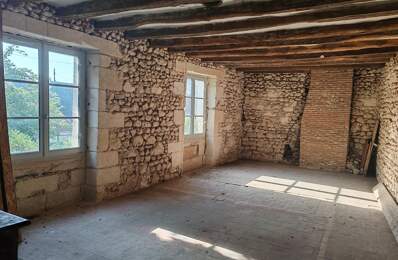 Authentique maison en pierre à rénover  Fort potentiel au cœur de Montlouis-sur-Loire — photo du bien