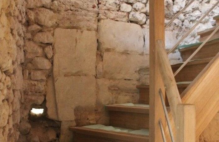 Authentique maison en pierre à rénover  Fort potentiel au cœur de Montlouis-sur-Loire — photo 5