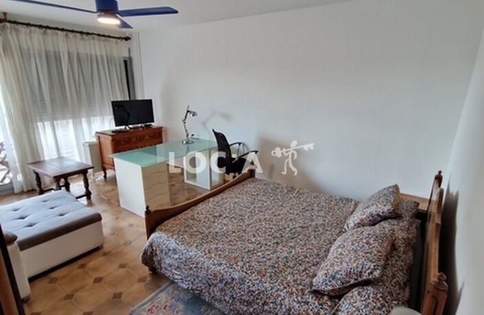 A VOIR!! BRON Chambre meublée — photo 2