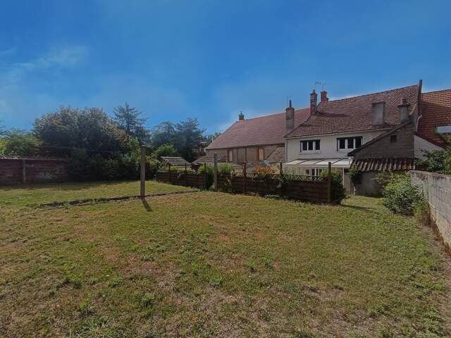 MAISON FAMILIALE AVEC 5 CHAMBRES, TERRAIN CLOS ET GARAGE — photo du bien