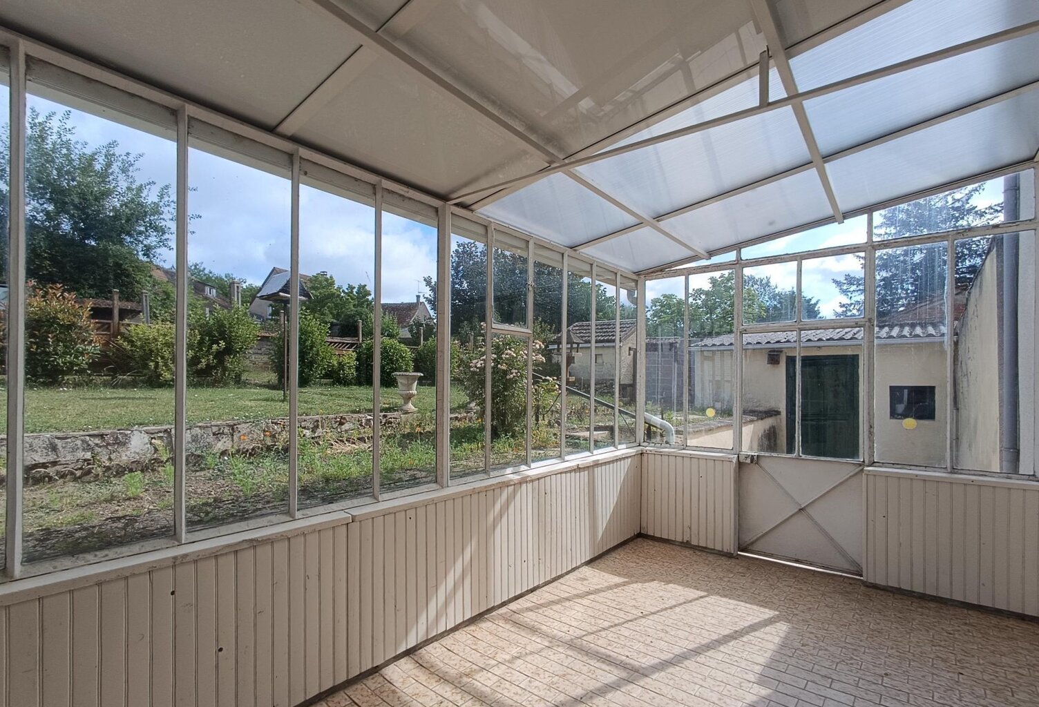 MAISON FAMILIALE AVEC 5 CHAMBRES, TERRAIN CLOS ET GARAGE — photo 1