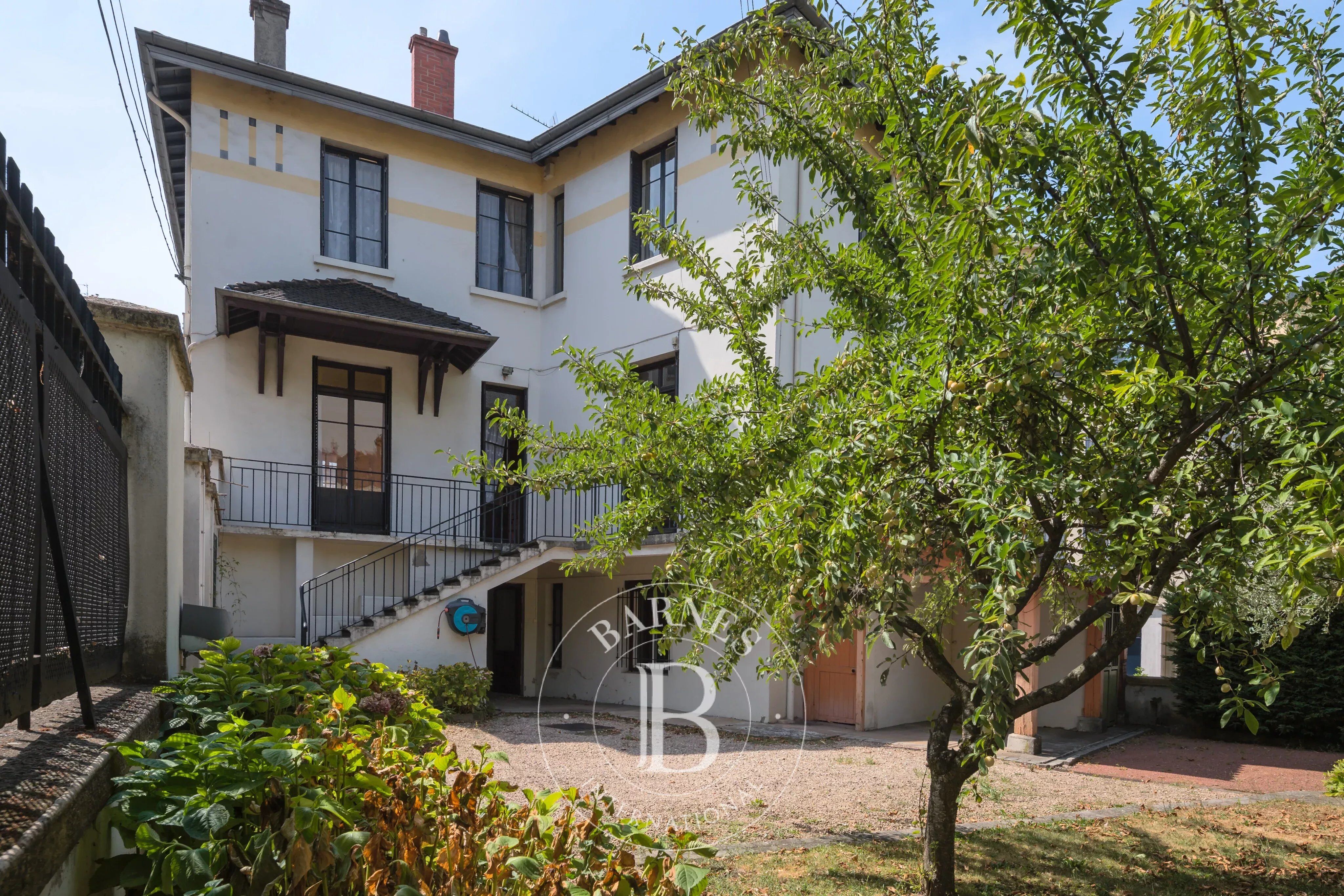 Maison L T10