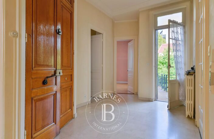 Lyon 4ème - Maison de 265,33 m² - 5 chambres - terrain de 513 m² - garage — photo 2