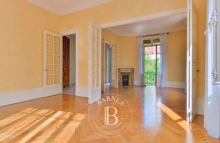Lyon 4ème - Maison de 265,33 m² - 5 chambres - terrain de 513 m² - garage — photo 4