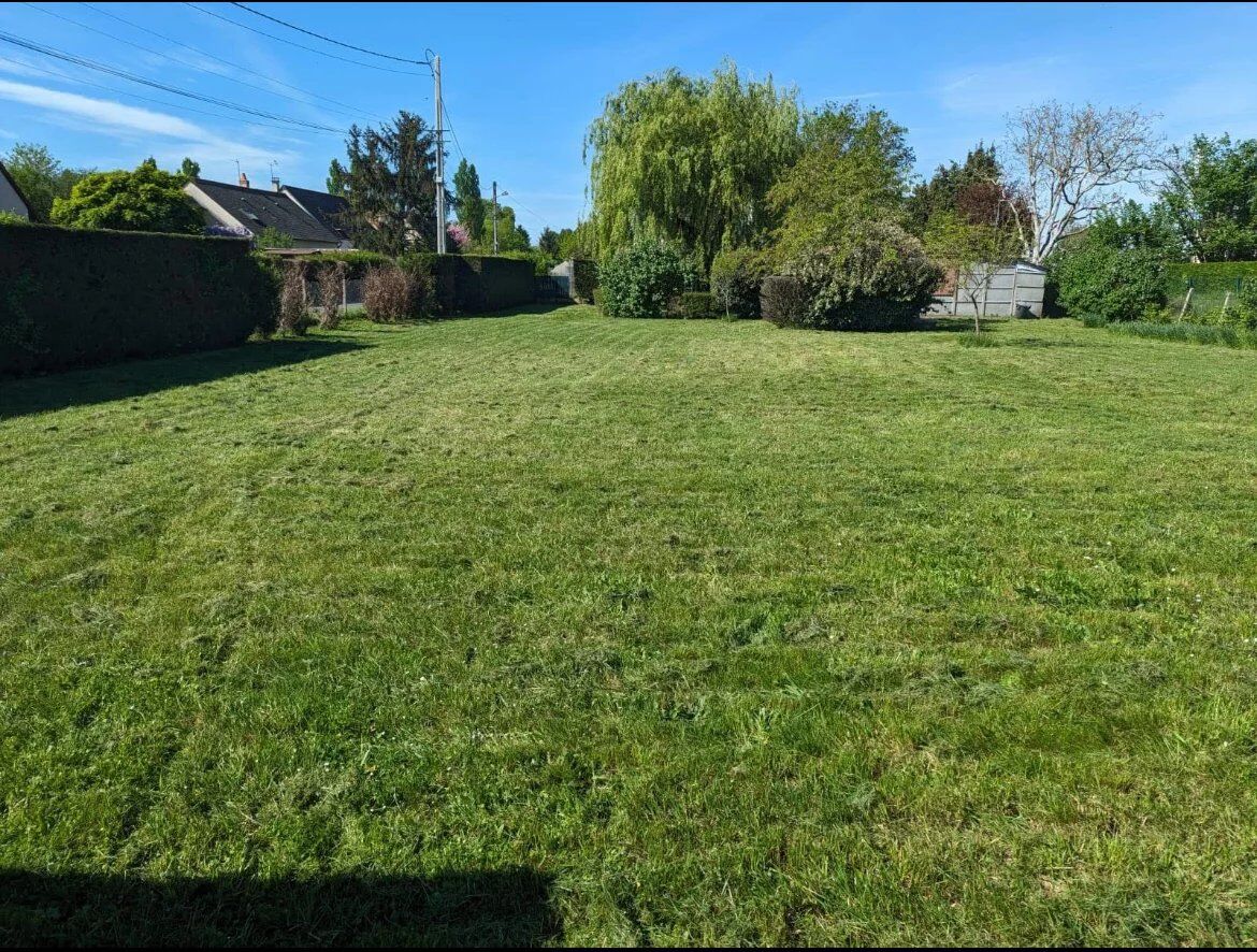 Terrain plat 660 m² St genouph