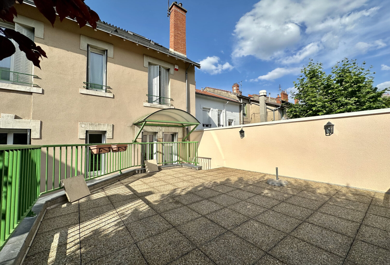 CENTRE-VILLE - GRANDE TERRASSE - CHARME DE L'ANCIEN — photo 1