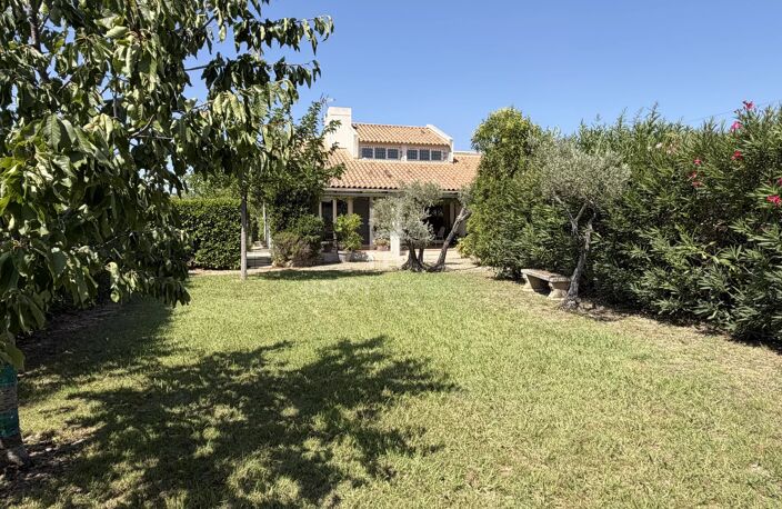 EXCLUSIVITE : Mouriès, proche village et commerces , maison de plain pied — photo 2
