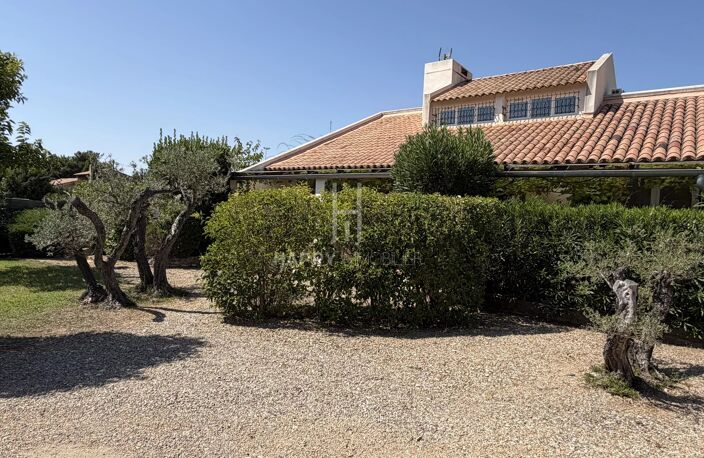 EXCLUSIVITE : Mouriès, proche village et commerces , maison de plain pied — photo 3