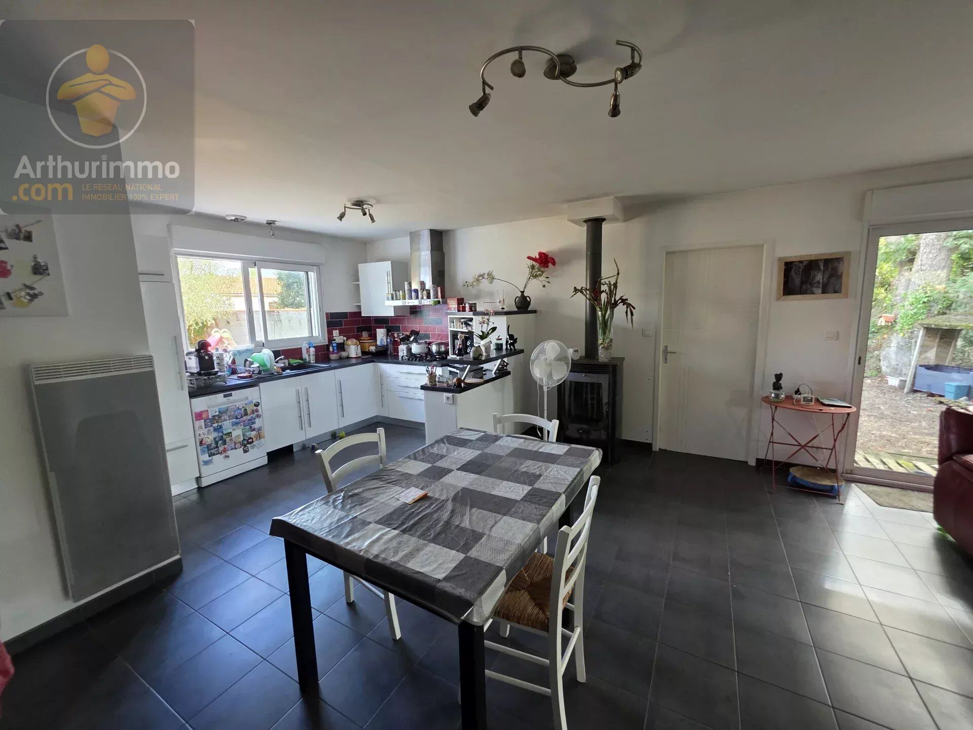 Acheter maison de 3 pièces 96 m² 257 000 € à Challans (85300) : une annonce Arthurimmo.com — 3