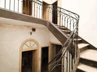 MAISON DE VILLE A RENOVER - FORT POTENTIEL - GARAGES COUR — photo 2