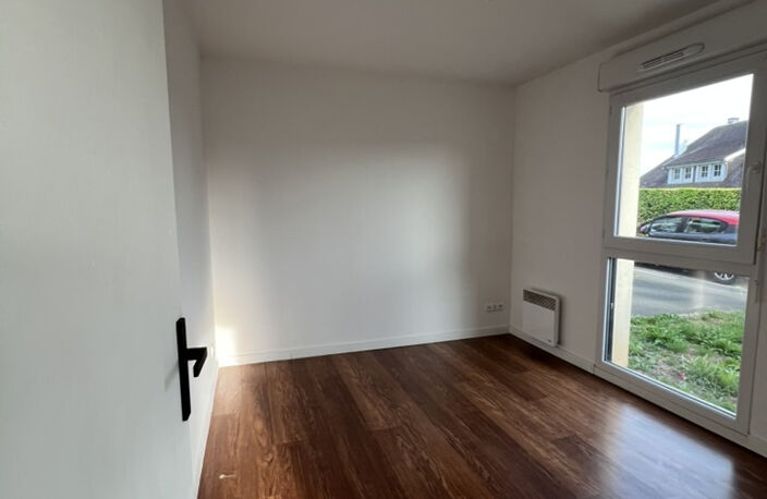 APPARTEMENT - 2 CHAMBRES - TERRASSE - PARKING A ENVERMEU — photo 5