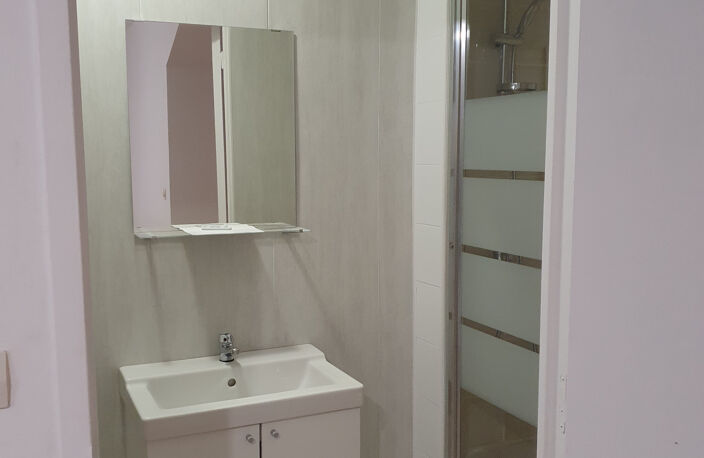 Spacieux Studio Meublé en Rdc — photo 5