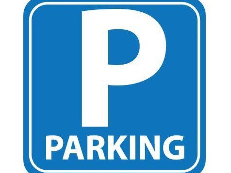 Garage/Parking — photo 1