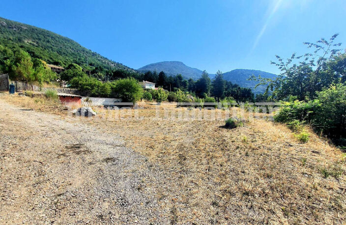 Terrain à bâtir dans environnement très calme — photo 2