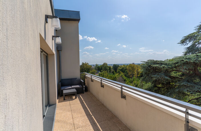 T4 90 m2   DERNIER ÉTAGE TERRASSE — photo 3