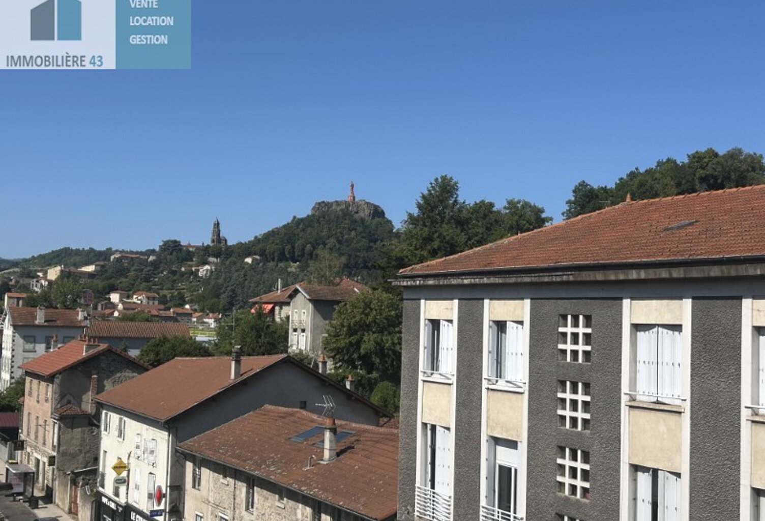 F4 + BALCON ET PLACE DE PARKING CHADRAC — photo 1