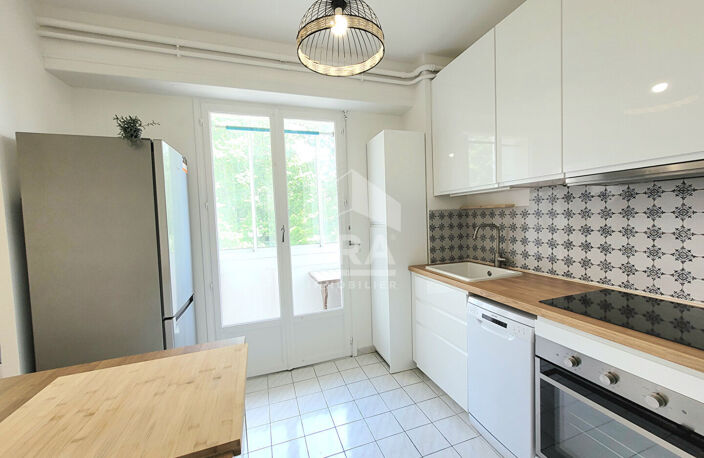 PAU CENTRE - location meublée - Appartement 5 pièces 132 m² avec balcon et garage — photo 5