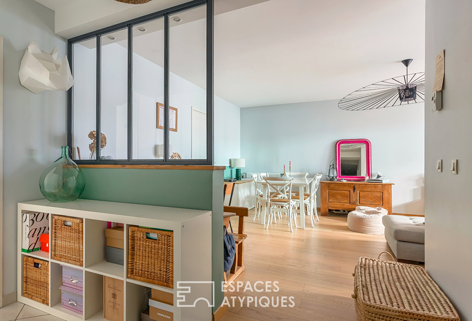 Appartement contemporain rénové avec verrière et balcon — photo 1