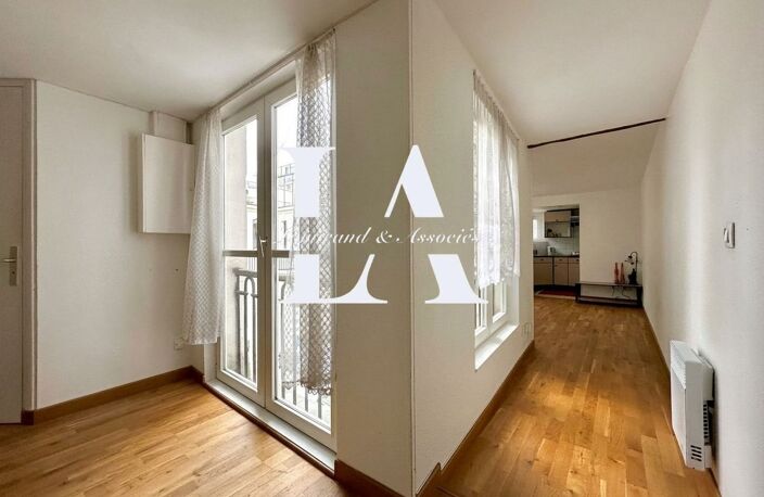 Duplex de charme sur cour -  Rue des Petites Écuries — photo 5