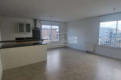 Appartement 3 pièces 885 €