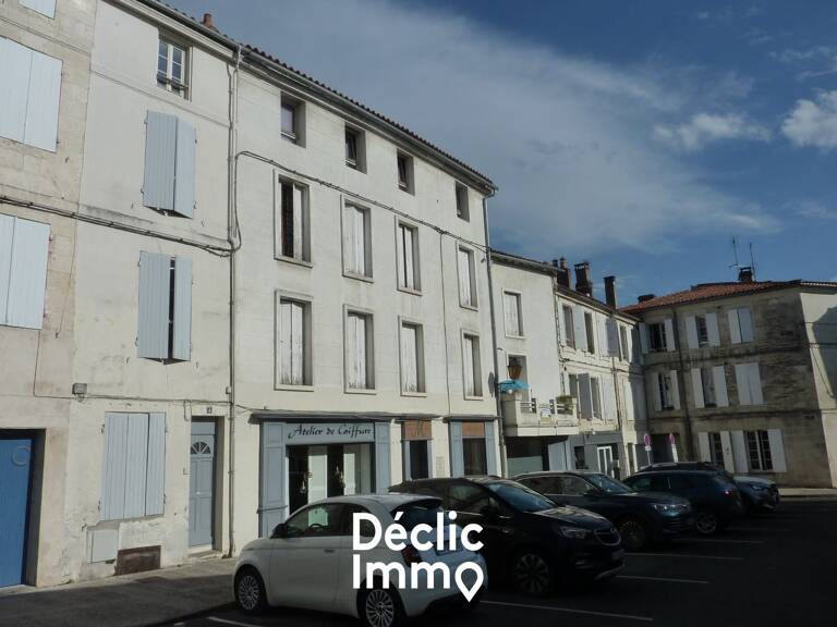 IMMEUBLE DE RAPPORT A SAINTES — photo 1