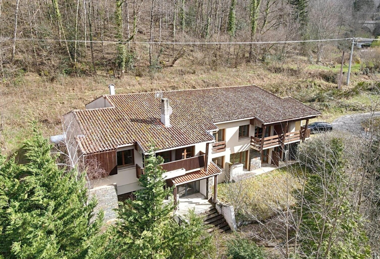 Hôtel de 17 chambres à réouvrir - Ax les Thermes — photo 1