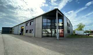 Commerce  4149 m² à louer à Vaulx-en-Velin (69120)