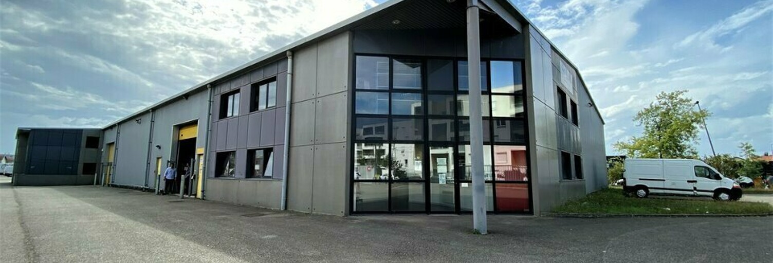 Commerce  4149 m² à louer à Vaulx-en-Velin (69120)