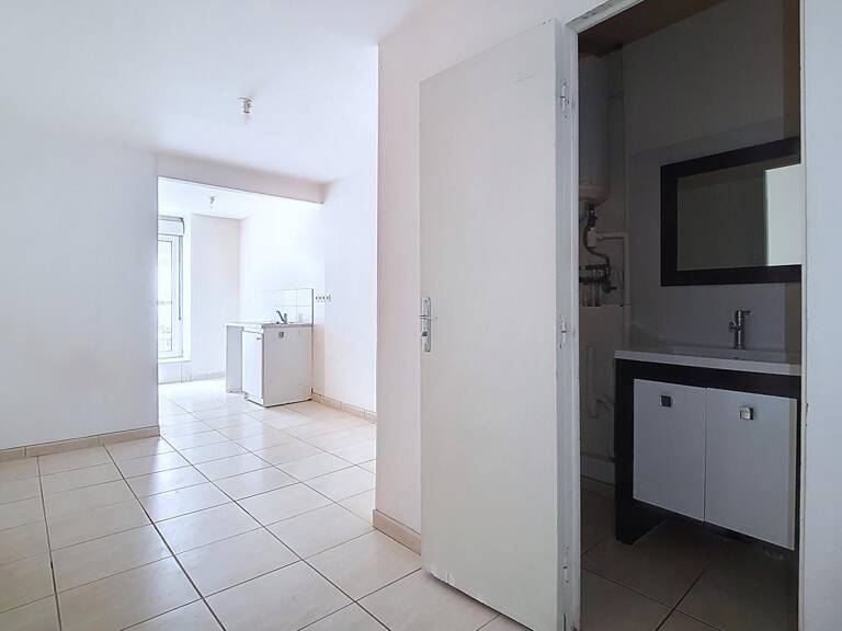 Lot de 2 appartements :  studio + T2 rénové avec petite cour — photo 1