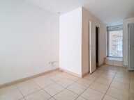 Lot de 2 appartements :  studio + T2 rénové avec petite cour — photo 2
