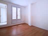 Lot de 2 appartements :  studio + T2 rénové avec petite cour — photo 3