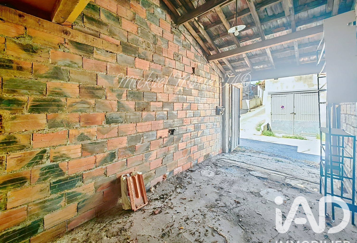 Vente Garage 13 m&sup2; — photo 1