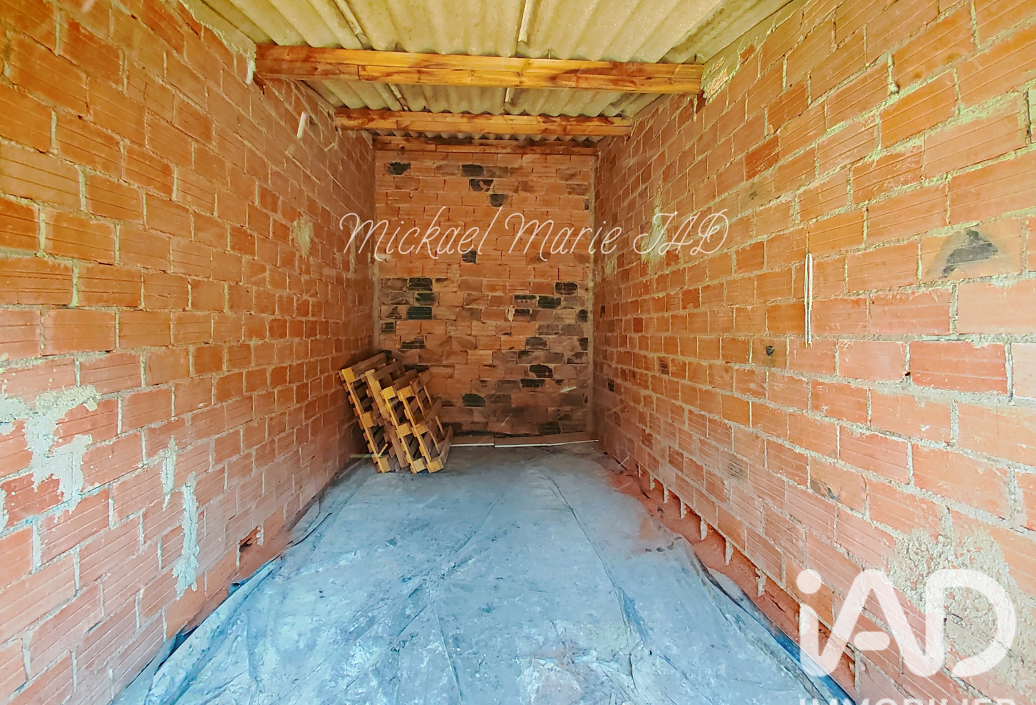 Vente Garage 12 m&sup2; — photo 1