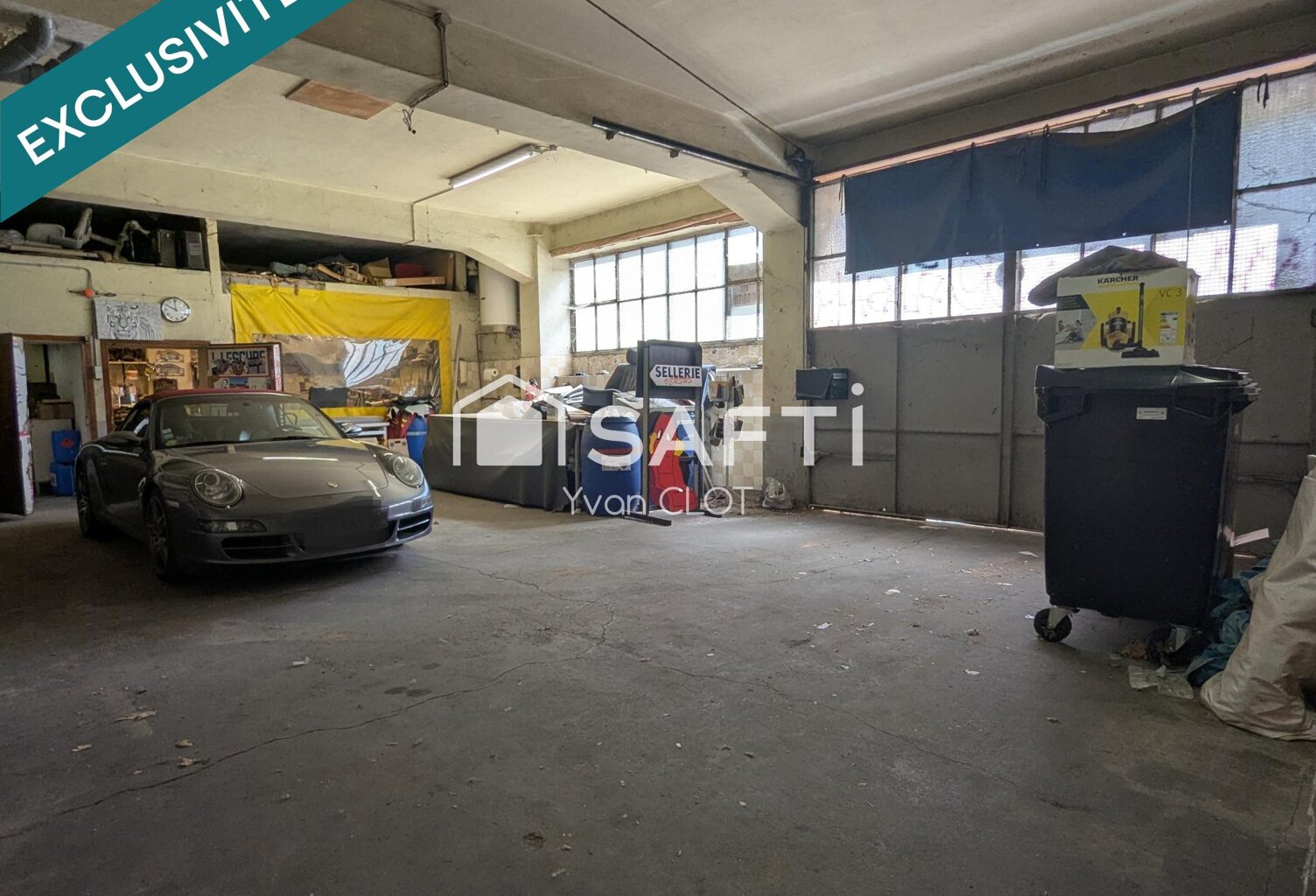 Local commercial de 245 m² avec 2 parkings - 120m² de plain-pied + 120m² en sous-sol — photo 1