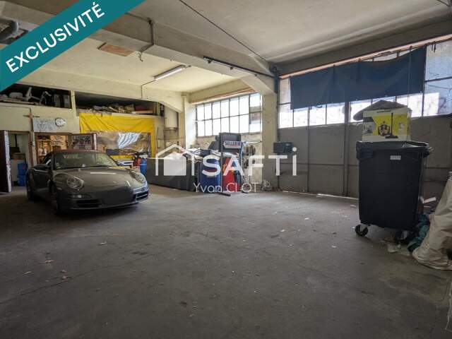 Local commercial de 245 m² avec 2 parkings - 120m² de plain-pied + 120m² en sous-sol — photo du bien