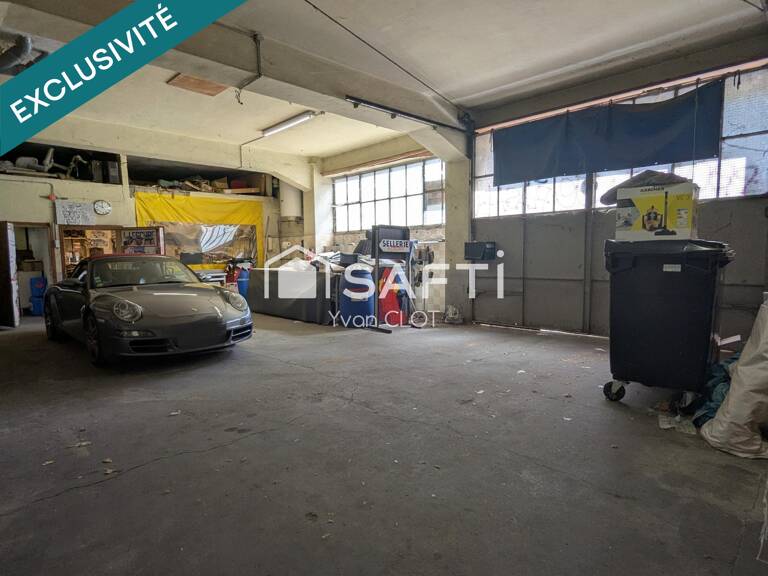 Local commercial de 245 m² avec 2 parkings - 120m² de plain-pied + 120m² en sous-sol — photo 1