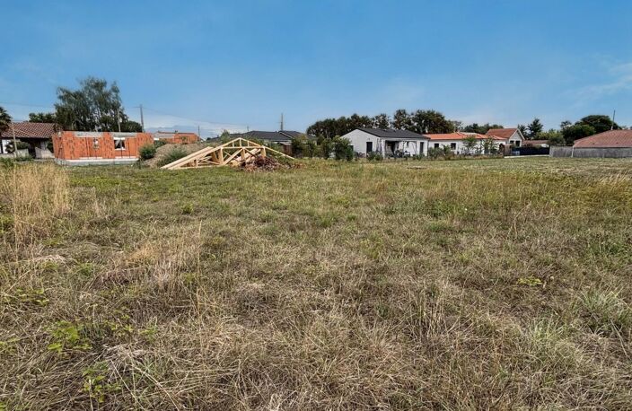 Terrain constructible de 975 m² à Andrest — photo 3
