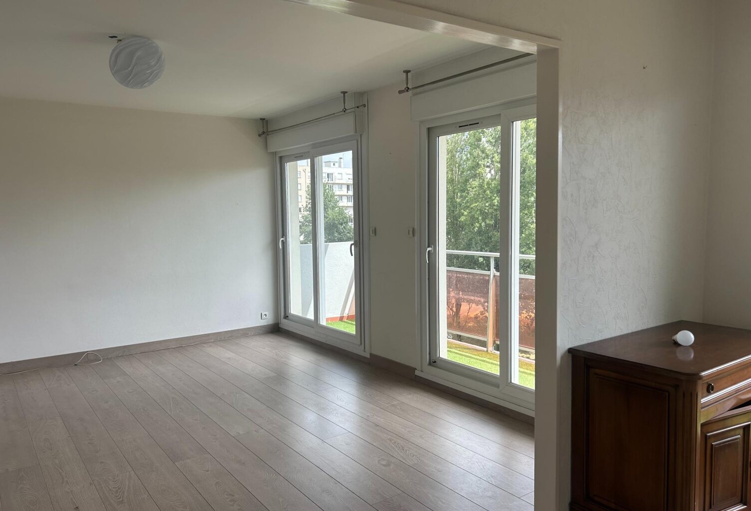 Appartement très lumineux, lumière traversante, rénovation soignée — photo 1