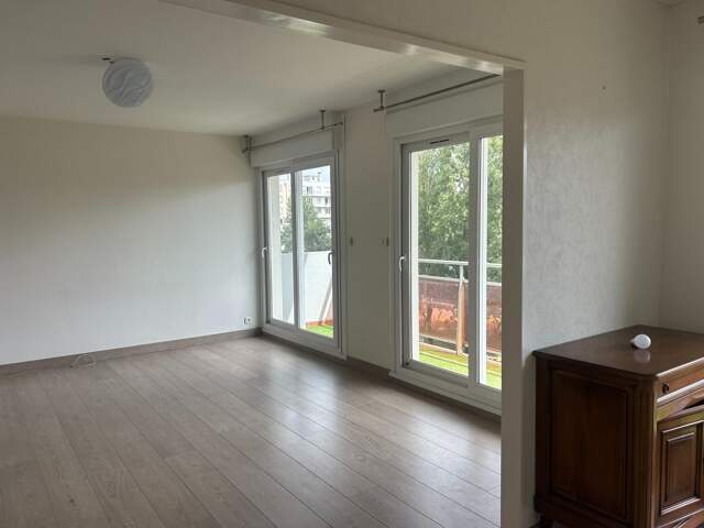 Appartement très lumineux, lumière traversante, rénovation soignée — photo du bien