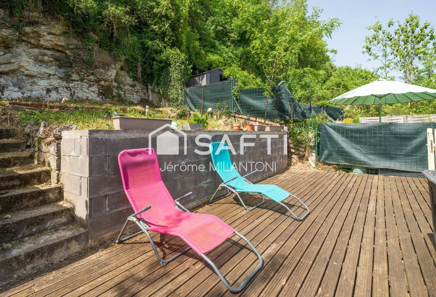Proche commerces, Axe A31, rénovation 2012. — photo 1