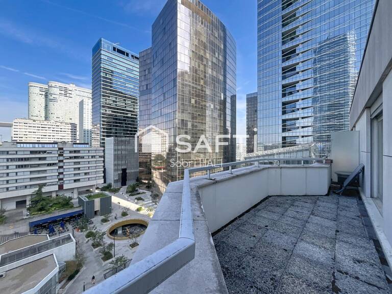 Au cœur du prestigieux quartier d'affaires de La Défense, Studio d'environ 32 m² avec une terrasse de 10m², 9? et dernier étage d'une résidence de standing — photo 1