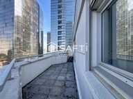 Au cœur du prestigieux quartier d'affaires de La Défense, Studio d'environ 32 m² avec une terrasse de 10m², 9? et dernier étage d'une résidence de standing — photo 2