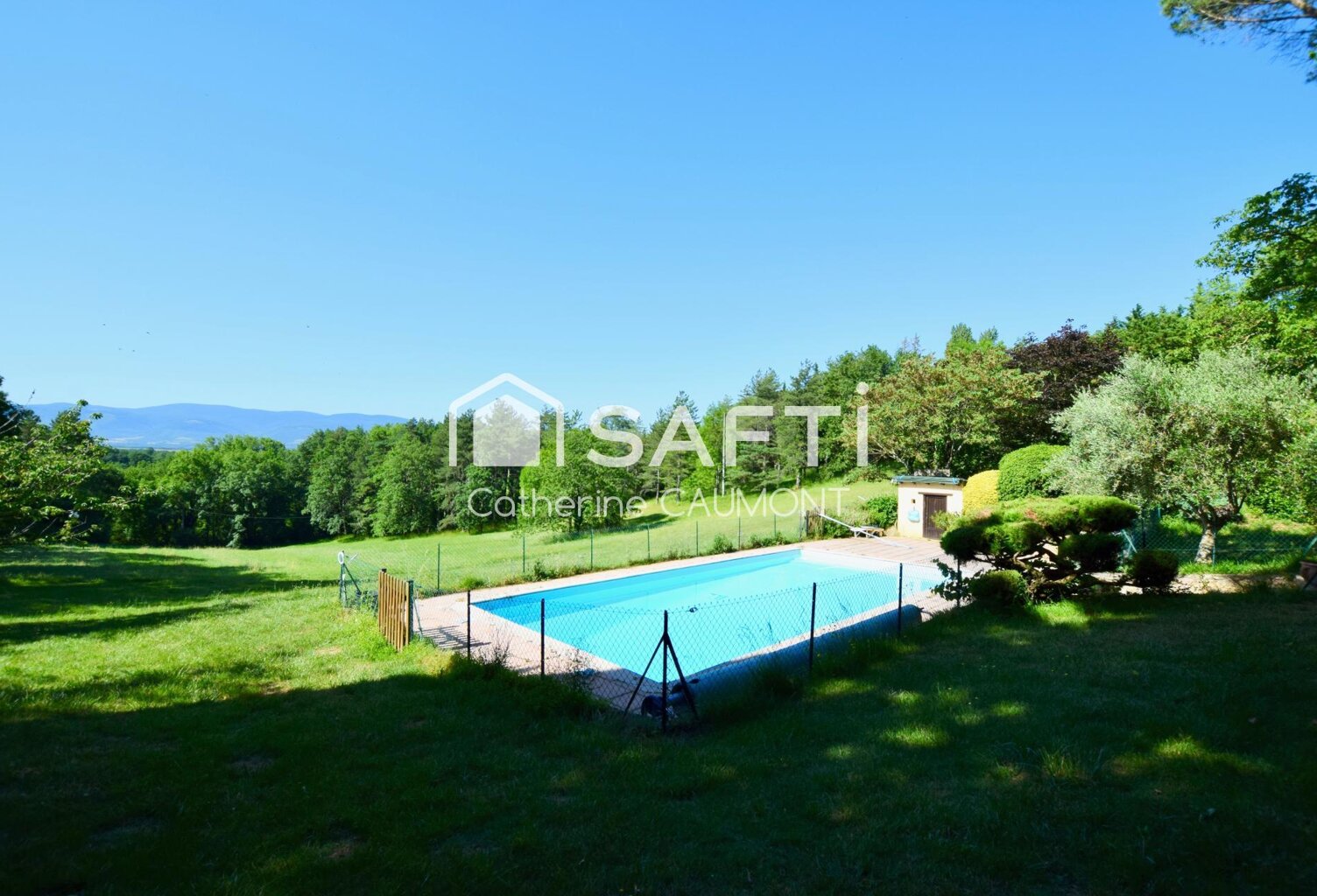 Propriété avec piscine dans un écrin de verdure — photo 1