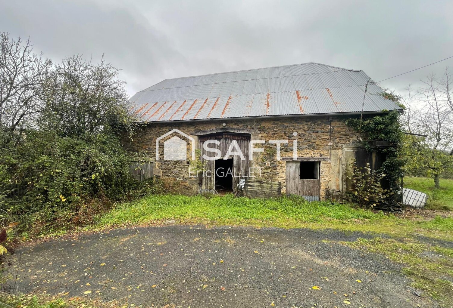 Grange et dépendance à rénover — photo 1
